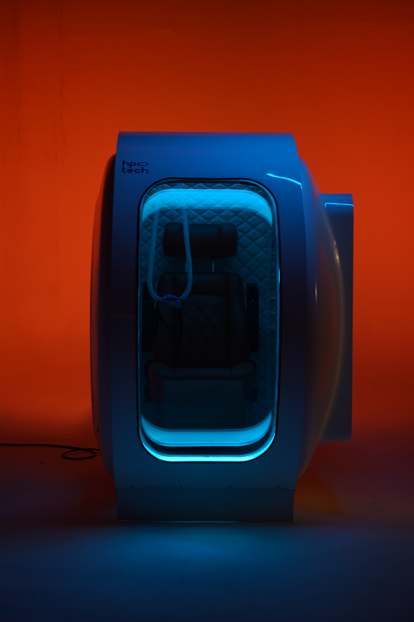 ZEUGMA | Monoplace Hyperbaric Therapy — Ergonomic Design + BIBS