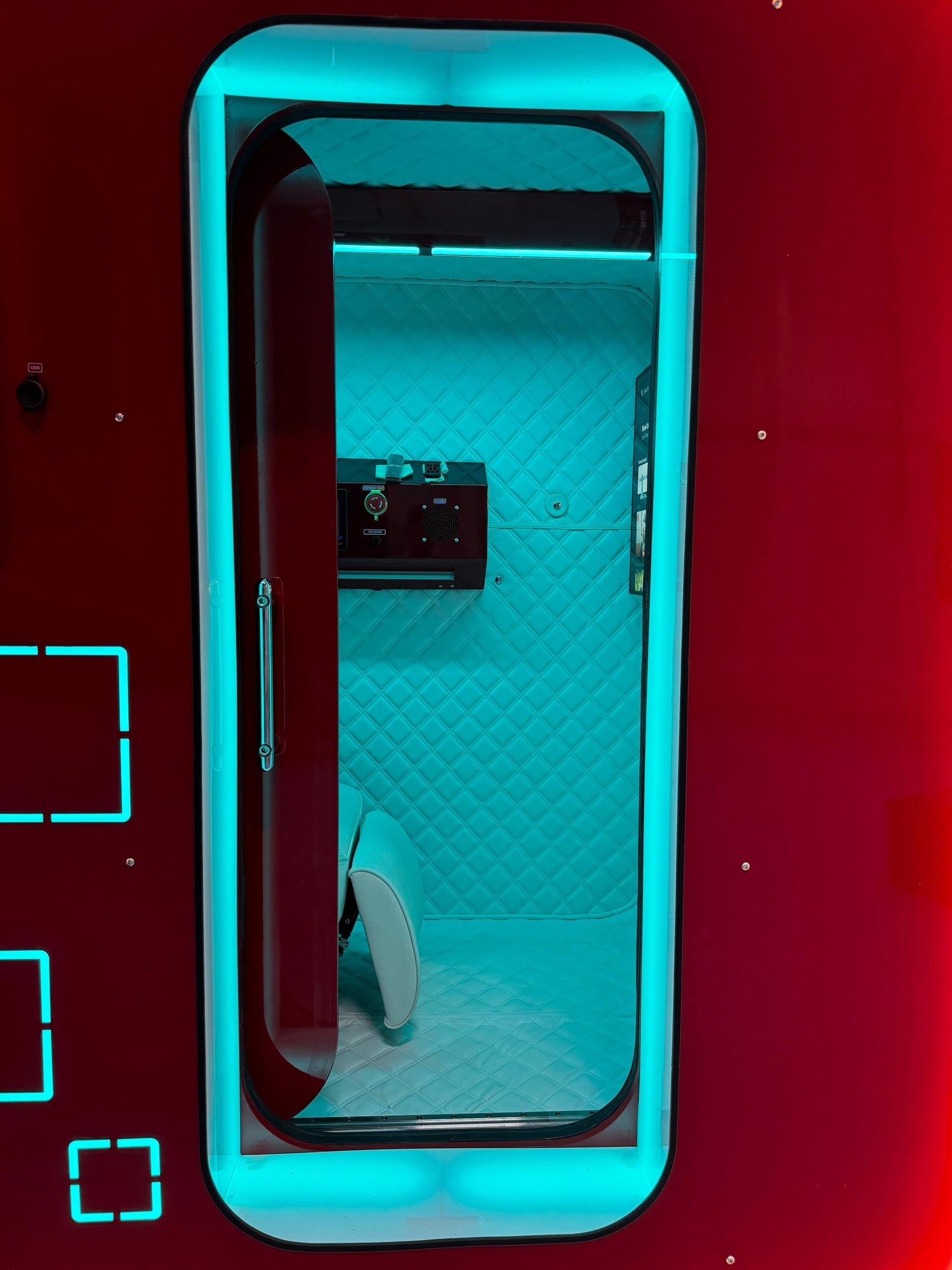 MATRIX | HBOT Cube – 2.0–3.0 ATA, Futuristic Design, Automatic Operation