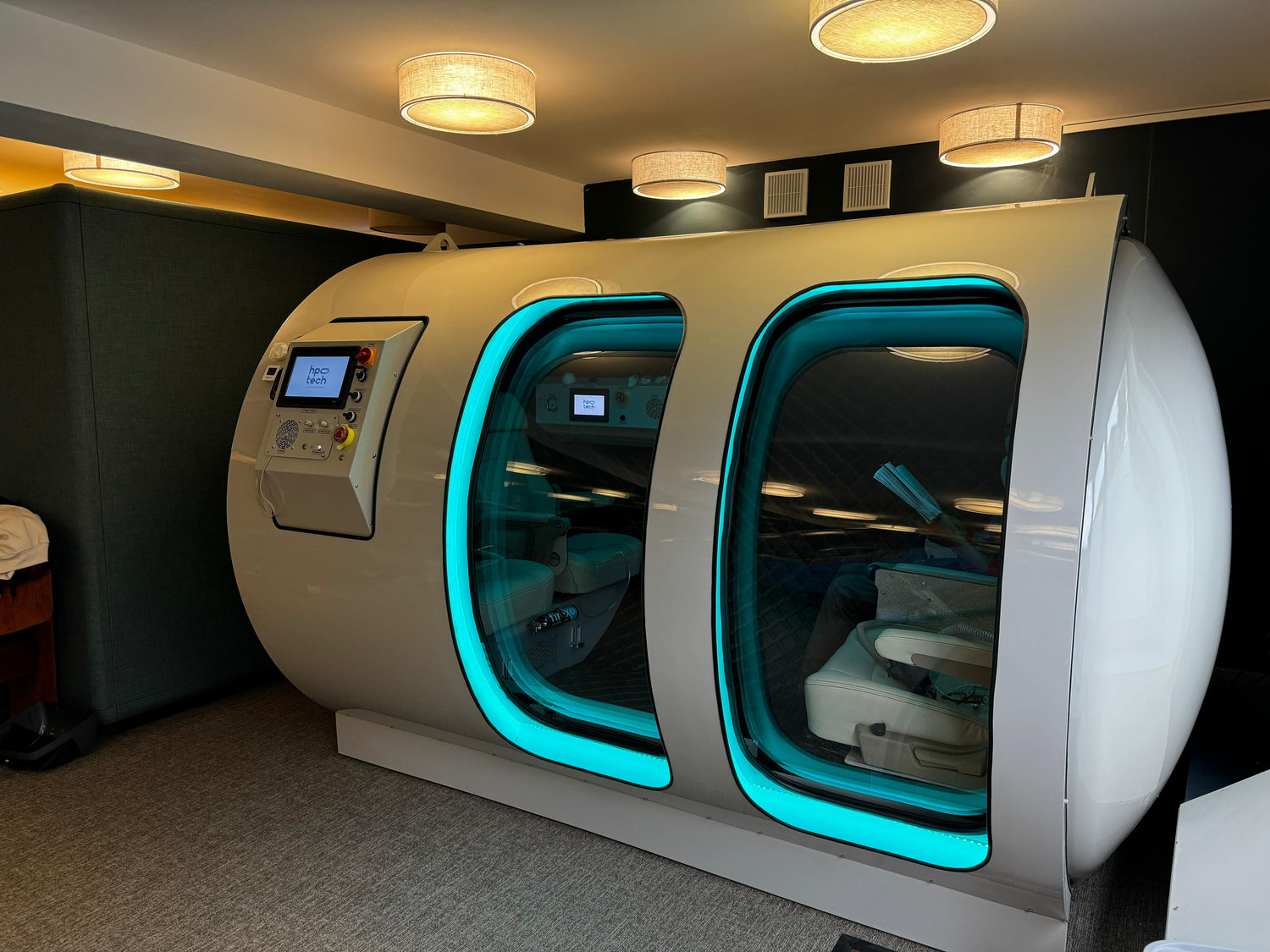 MEDITERRANEAN | Multiplace HBOT Chamber – 4-Seat, Panoramic Windows (2.4 ATA)